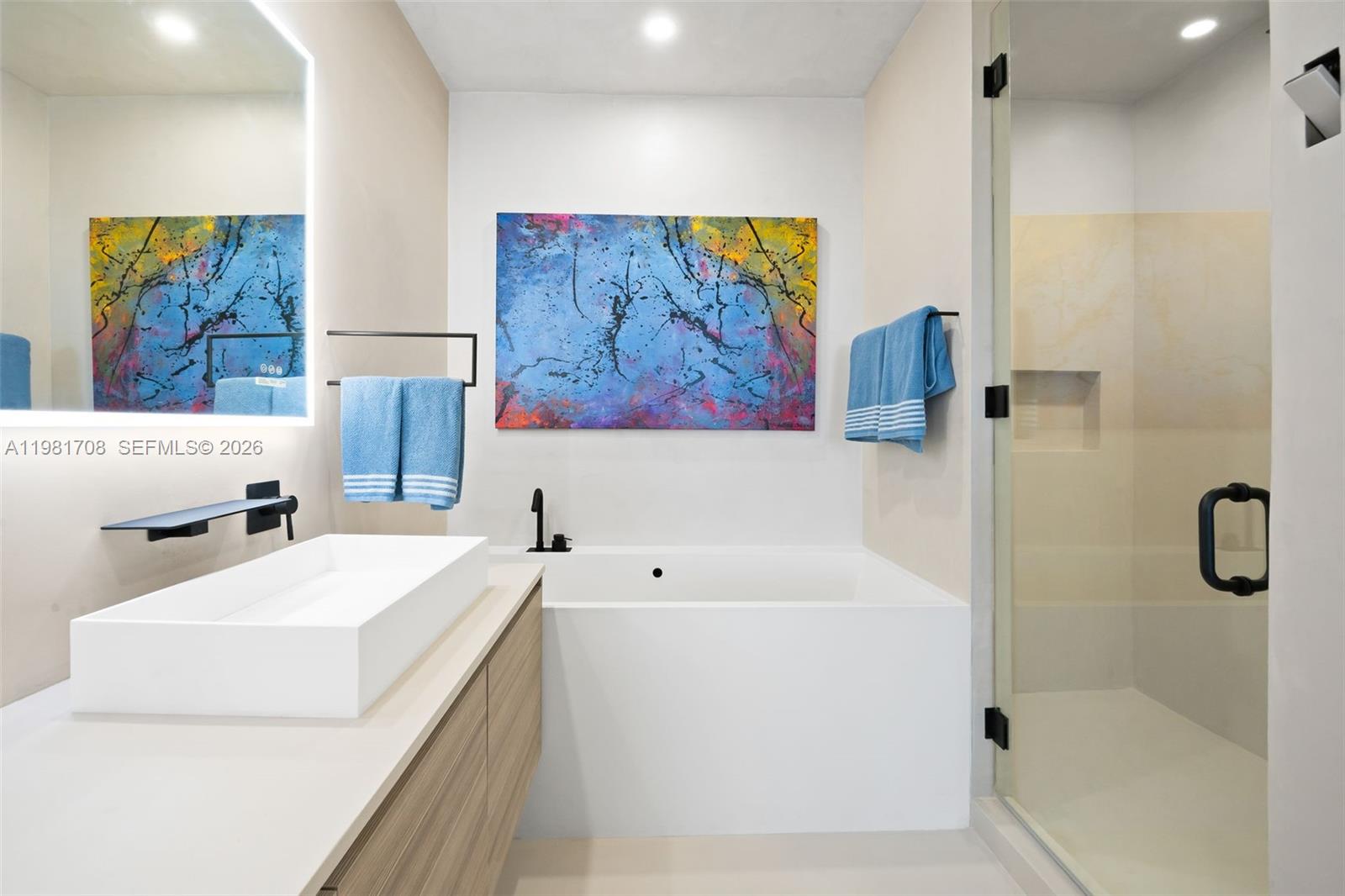 121 NE 34th St #PH3204 Miami, FL 33137