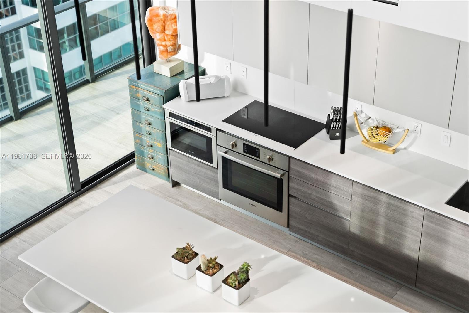 121 NE 34th St #PH3204 Miami, FL 33137