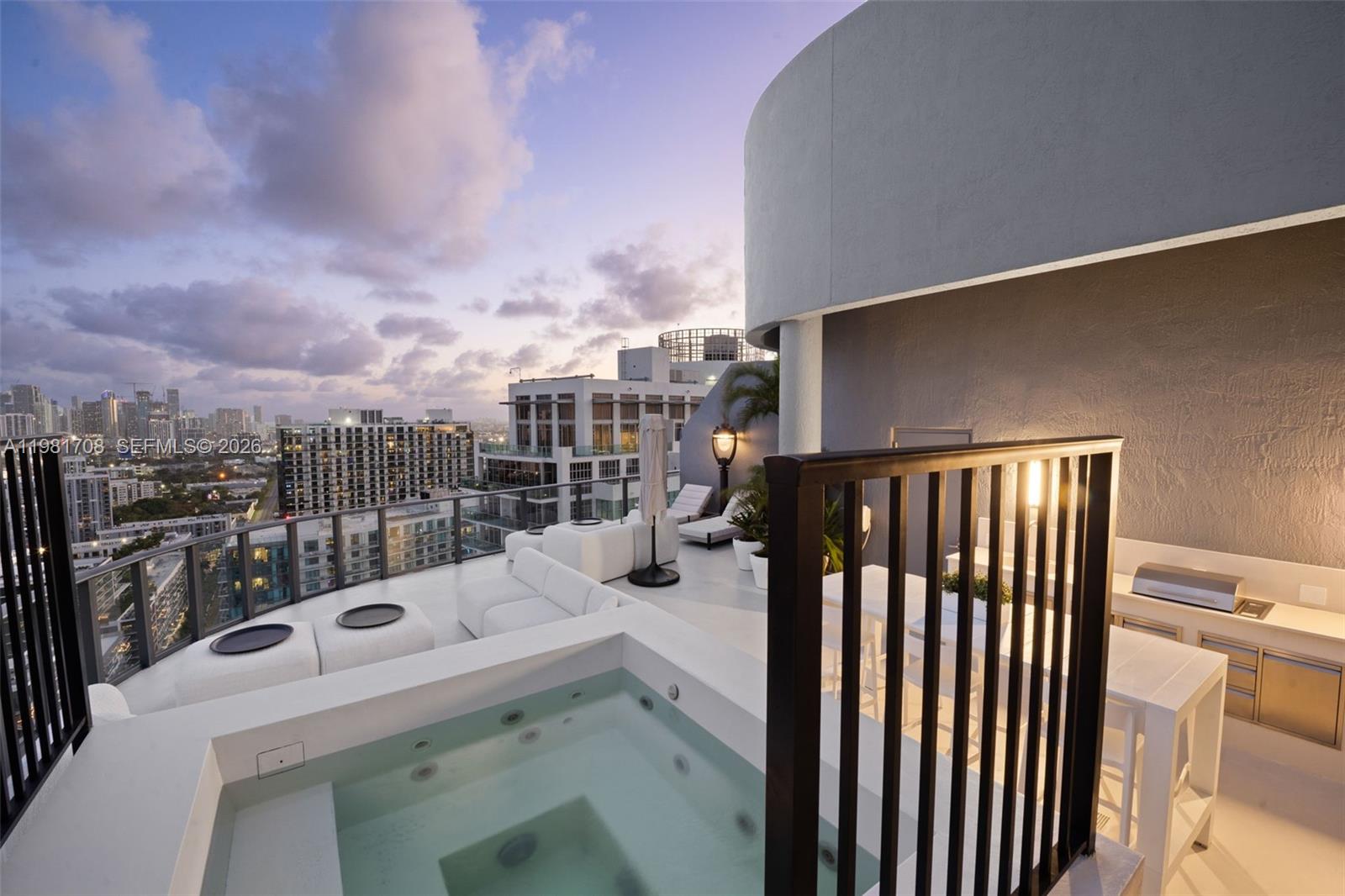 121 NE 34th St #PH3204 Miami, FL 33137