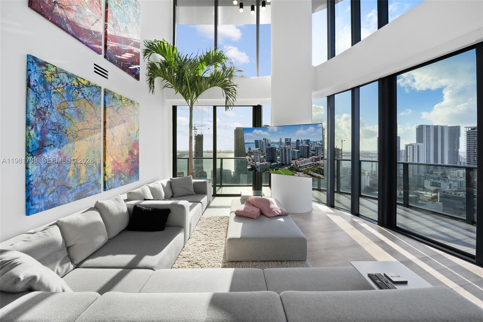 121 NE 34th St #PH3204 Miami, FL 33137