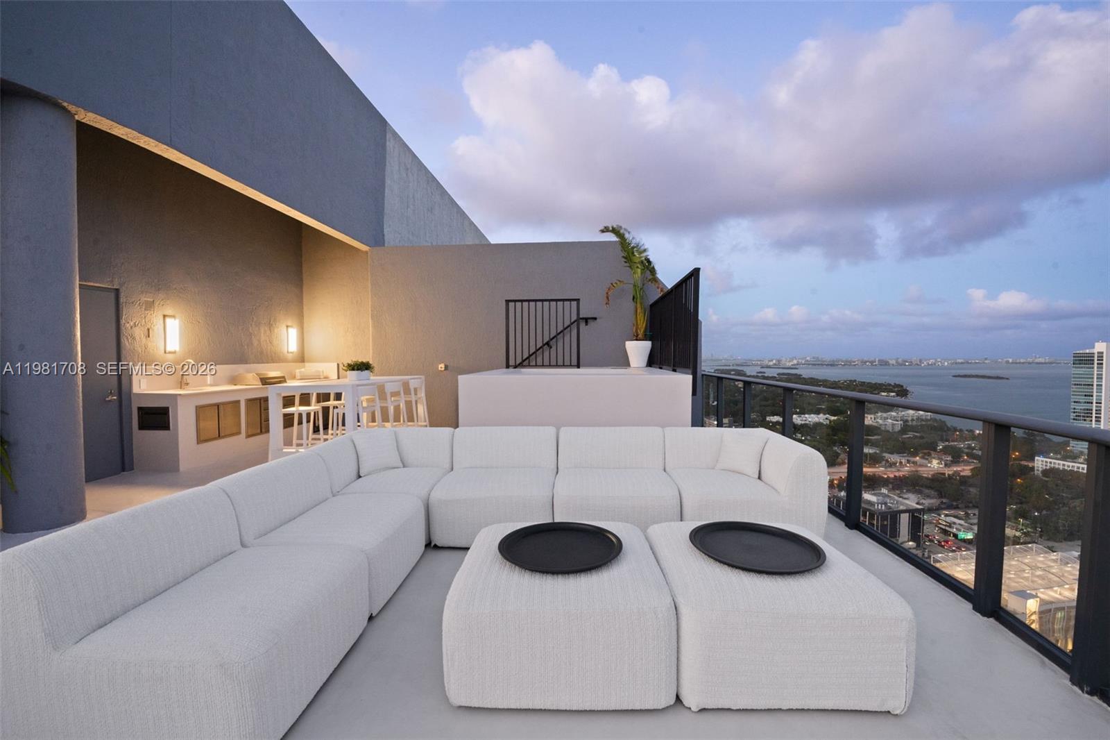 121 NE 34th St #PH3204 Miami, FL 33137