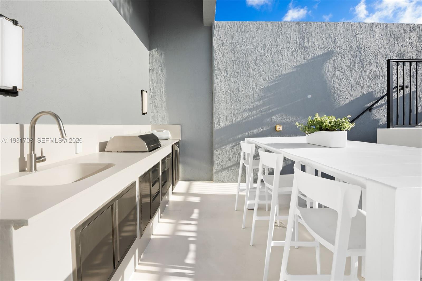 121 NE 34th St #PH3204 Miami, FL 33137