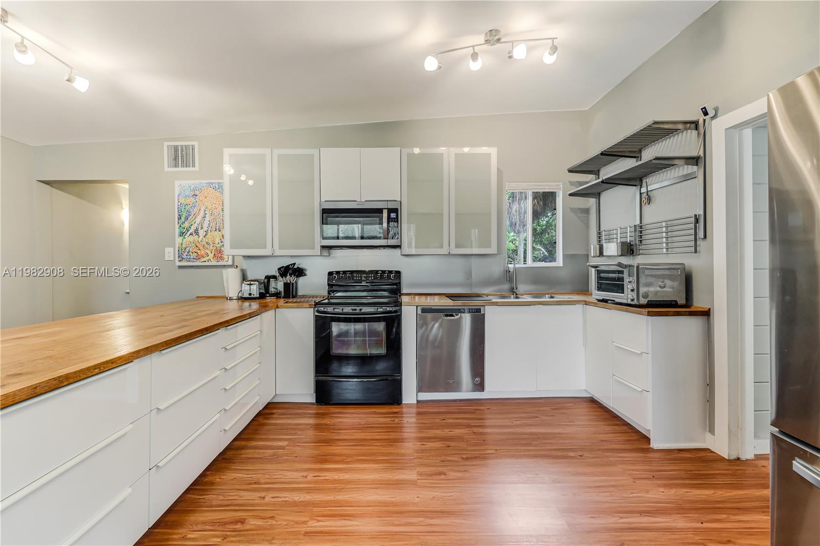 12955 NE 11th Ave North Miami, FL 33161