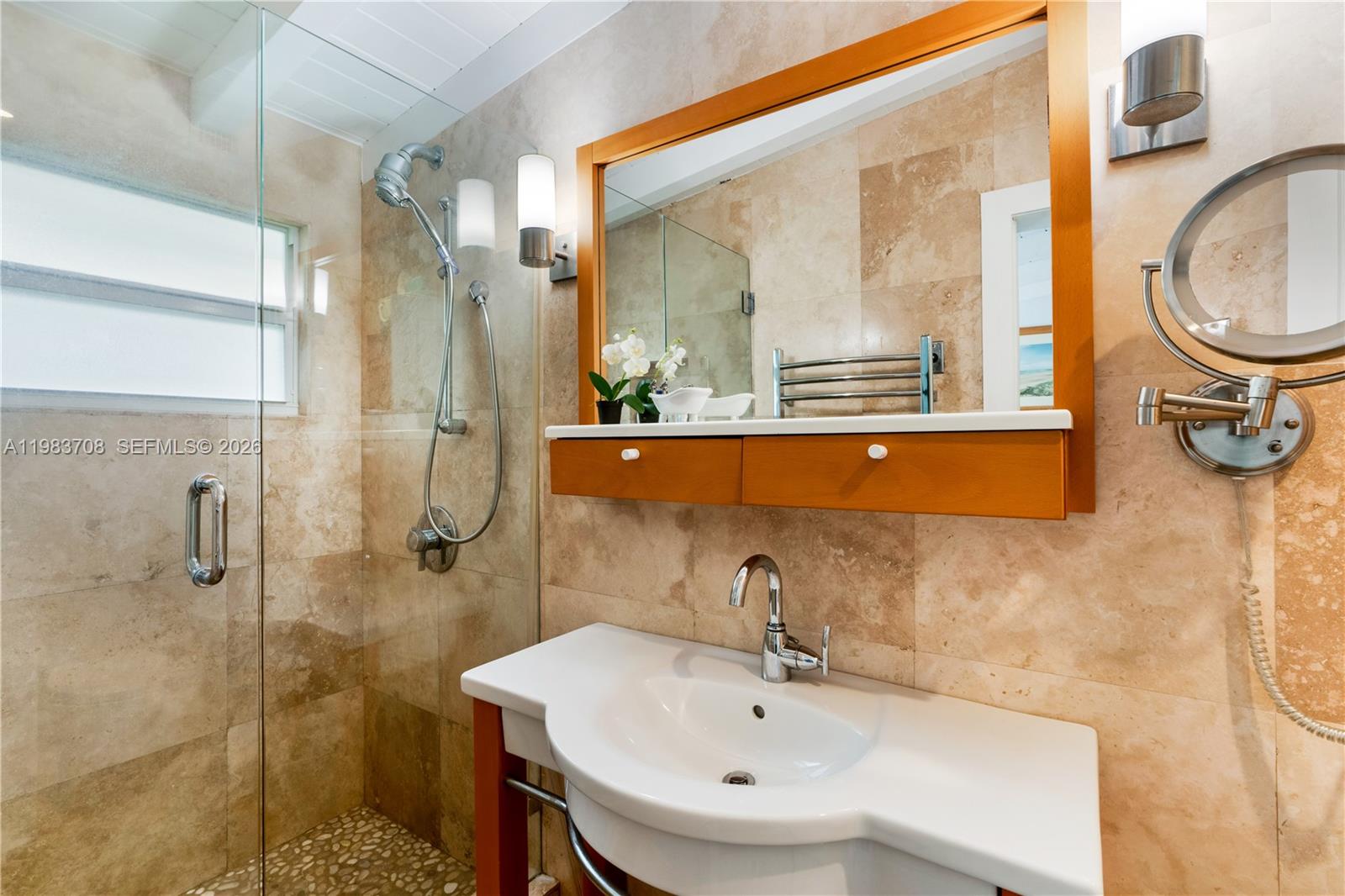 310 Greenwood Dr Key Biscayne, FL 33149