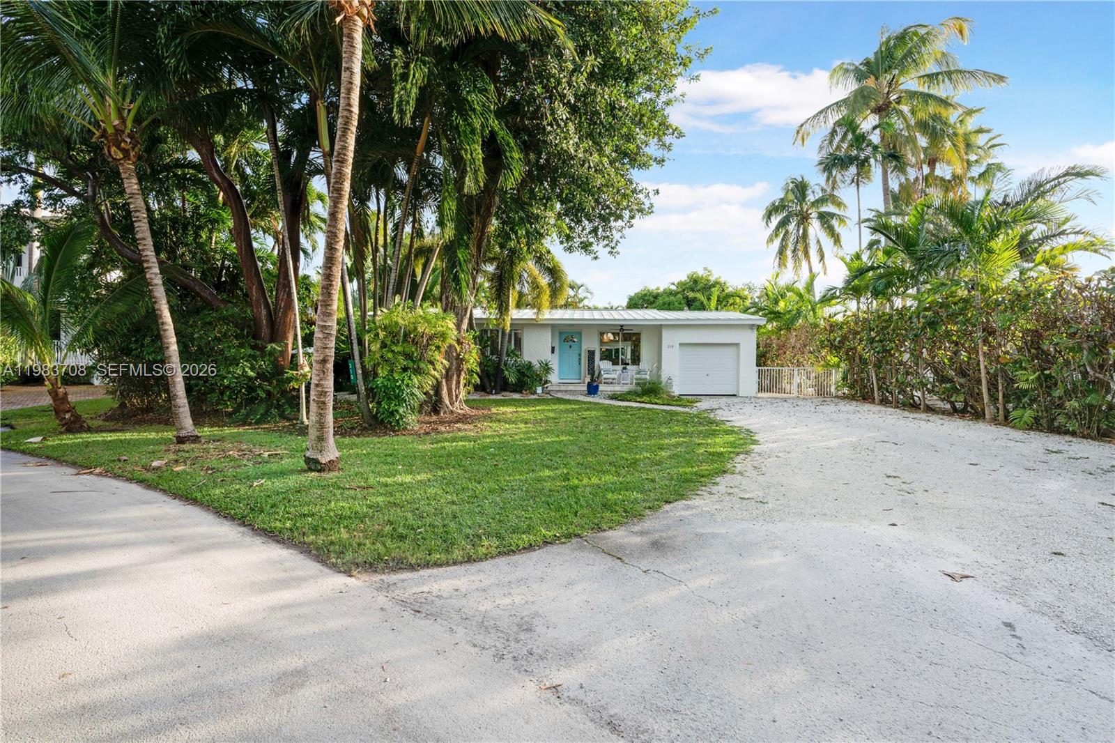 310 Greenwood Dr Key Biscayne, FL 33149