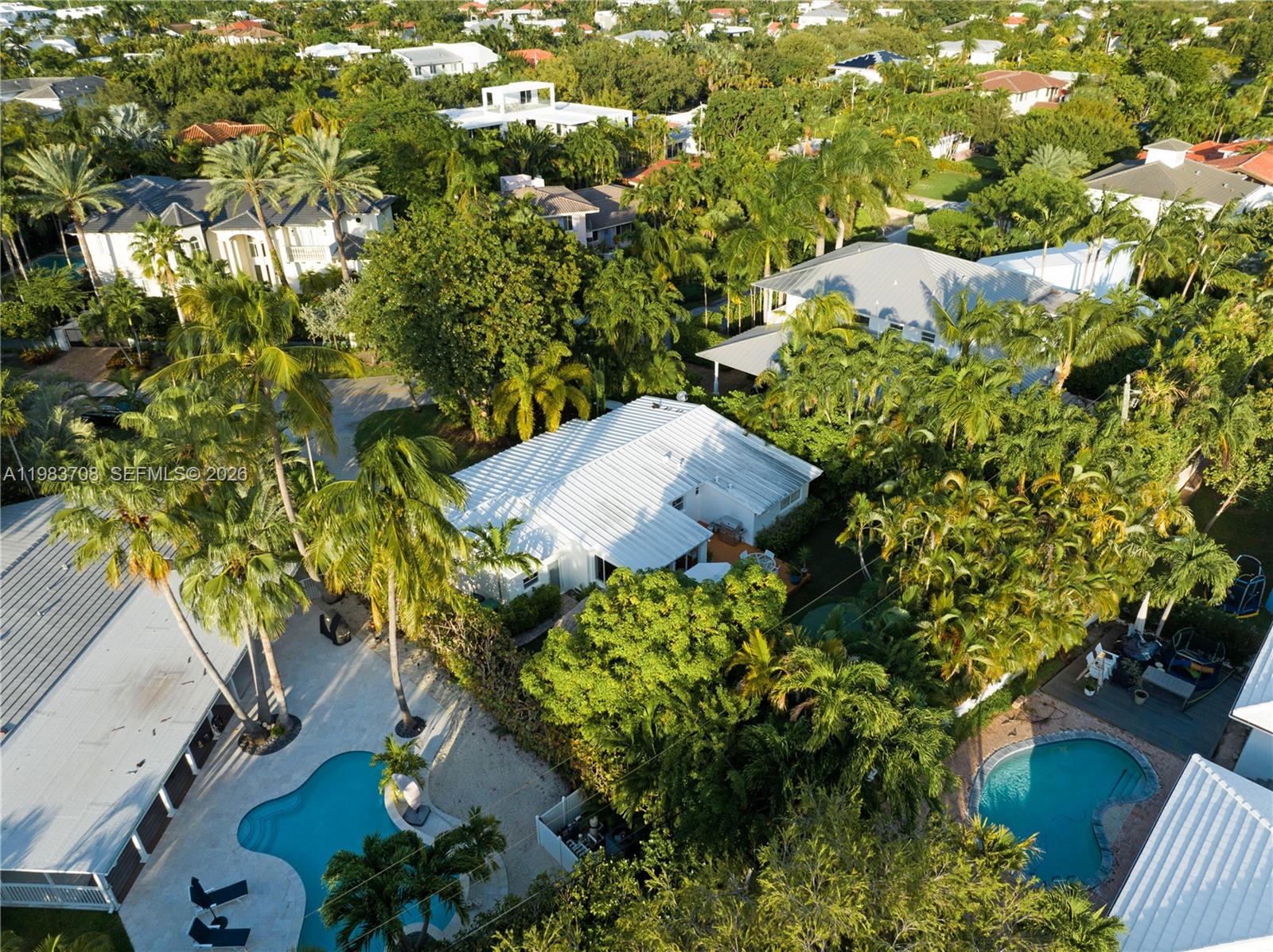 310 Greenwood Dr Key Biscayne, FL 33149