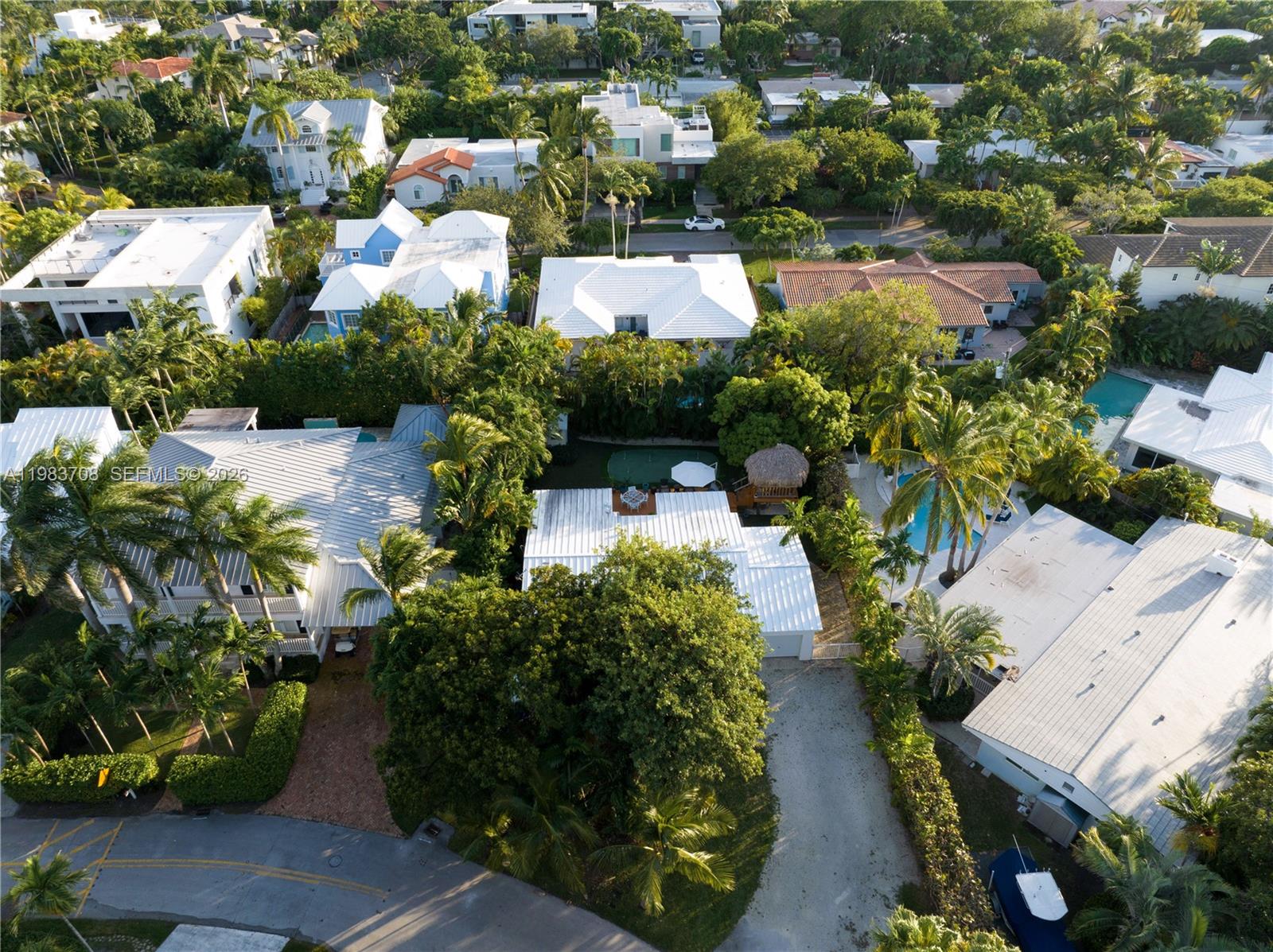 310 Greenwood Dr Key Biscayne, FL 33149