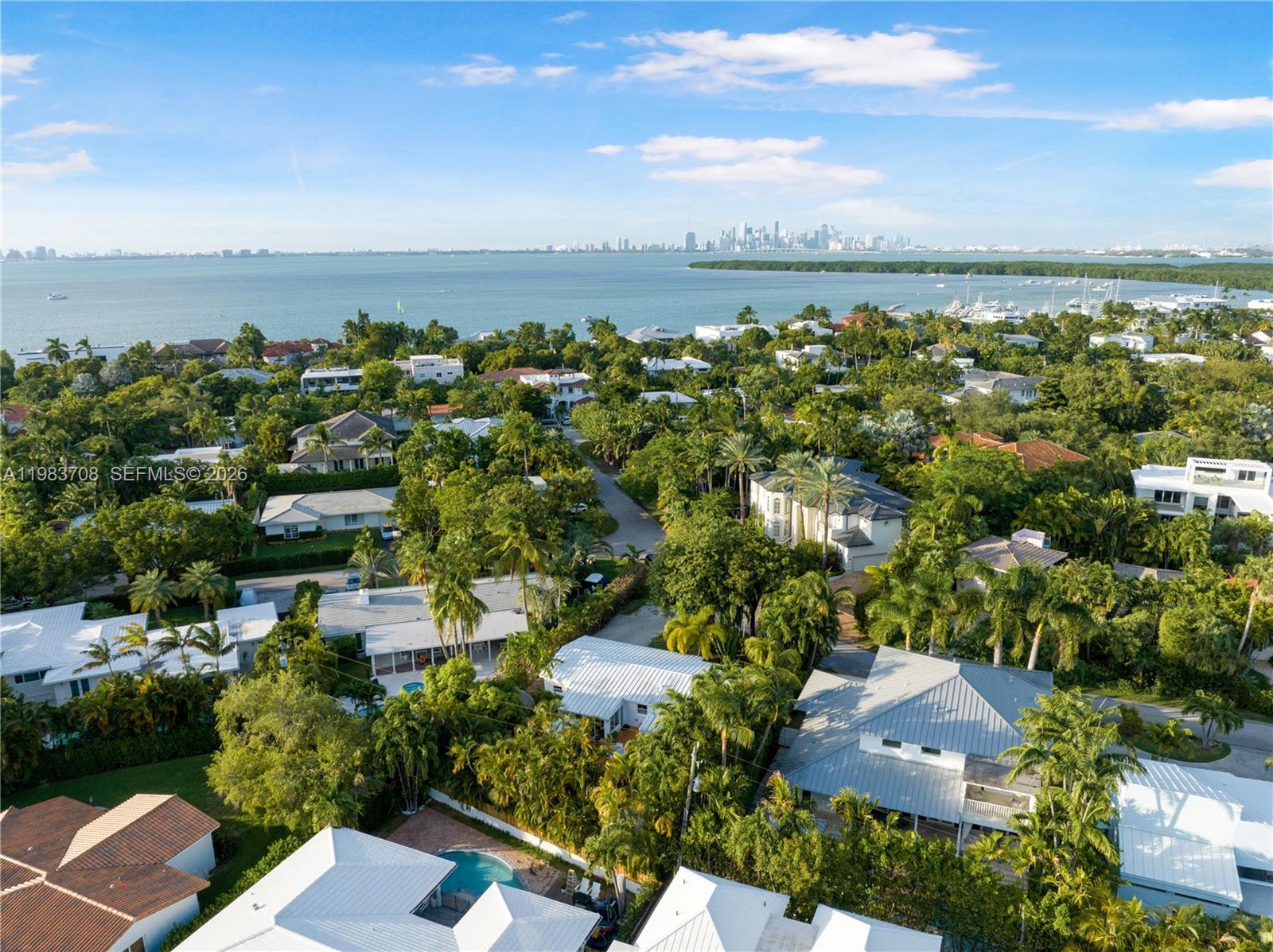310 Greenwood Dr Key Biscayne, FL 33149