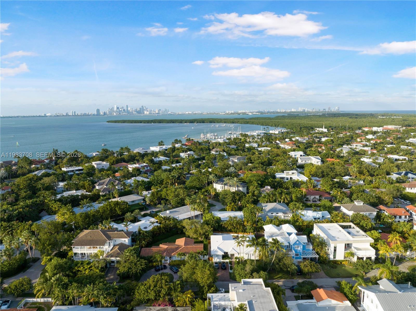 310 Greenwood Dr Key Biscayne, FL 33149