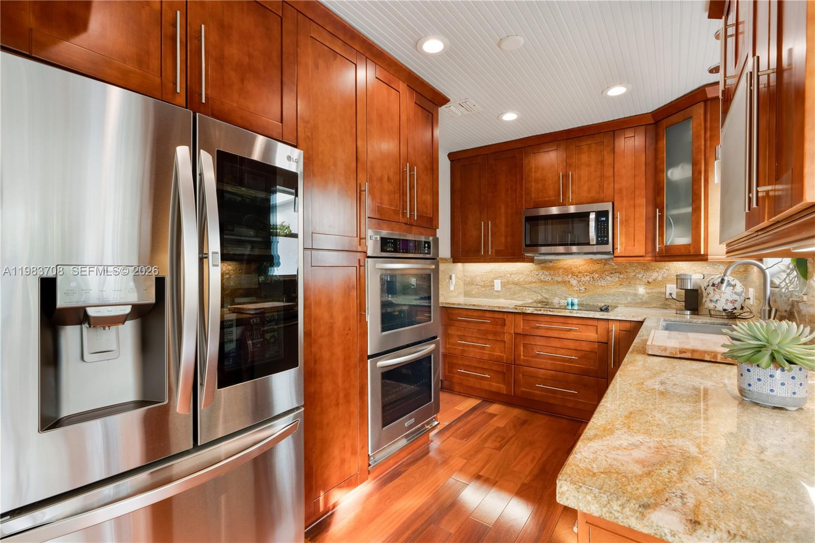 310 Greenwood Dr Key Biscayne, FL 33149