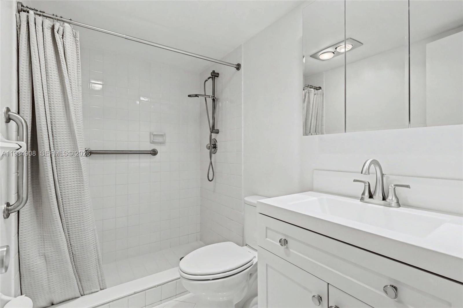 3970 Oaks Clubhouse Dr #407 Pompano Beach, FL 33069