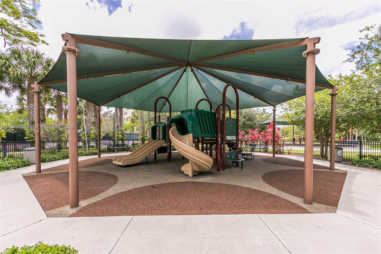 3970 Oaks Clubhouse Dr #407 Pompano Beach, FL 33069