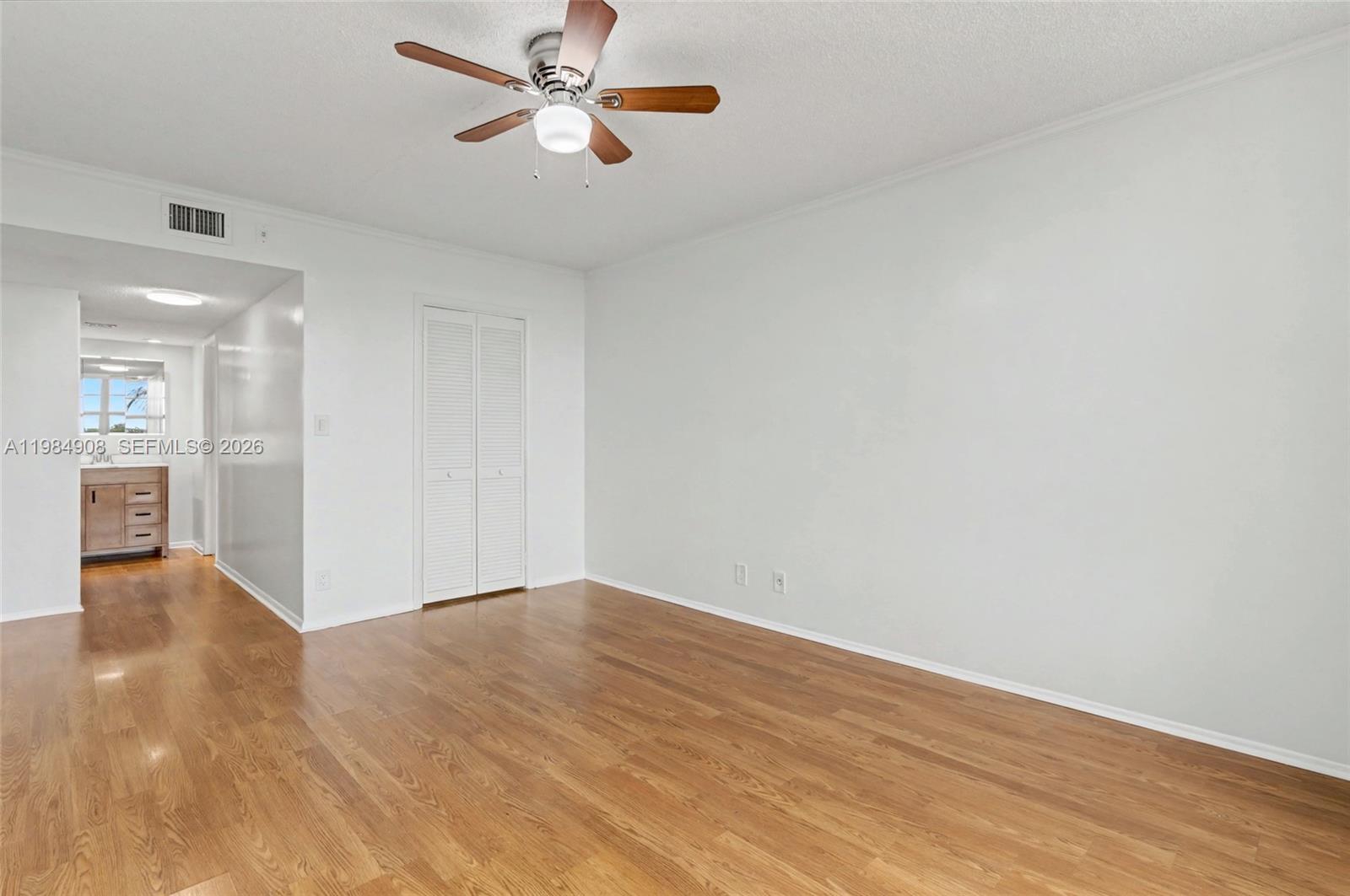 3970 Oaks Clubhouse Dr #407 Pompano Beach, FL 33069