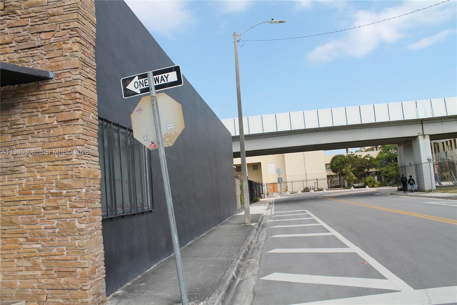 601 NW 11th St Miami, FL 33136