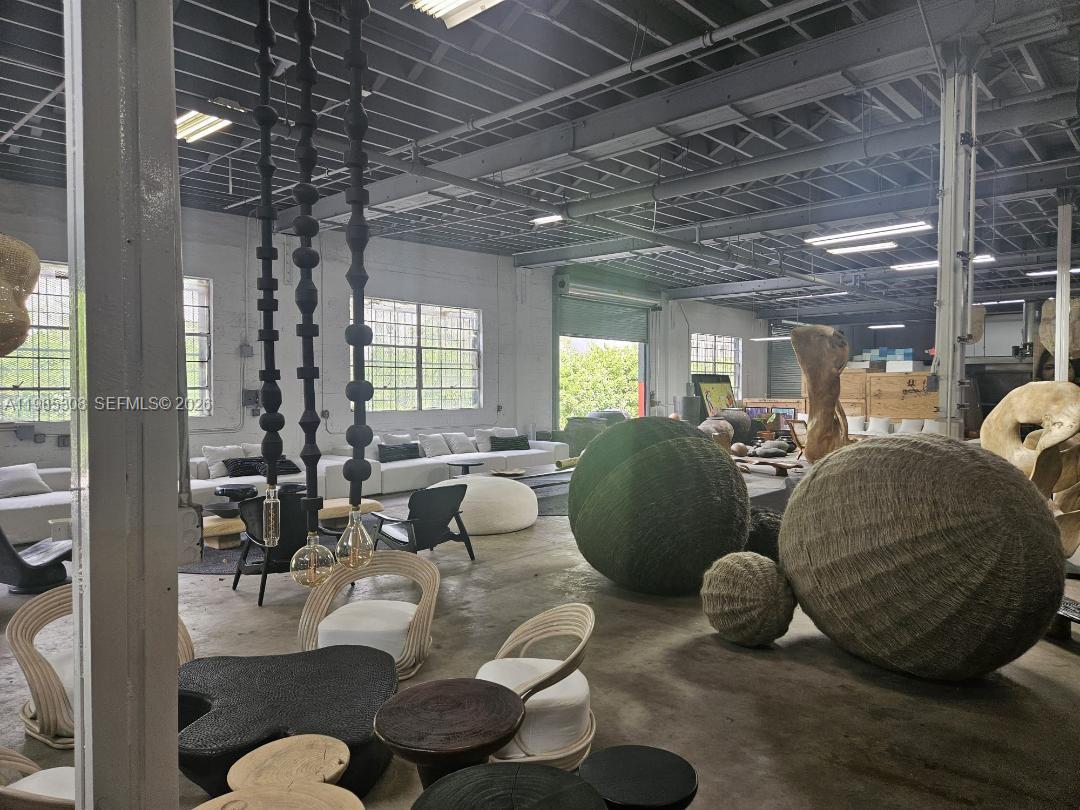 601 NW 11th St Miami, FL 33136