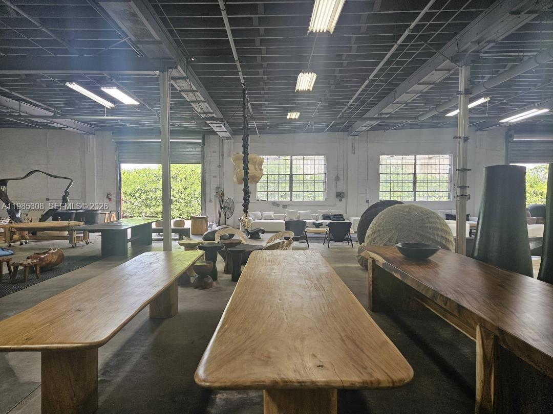 601 NW 11th St Miami, FL 33136