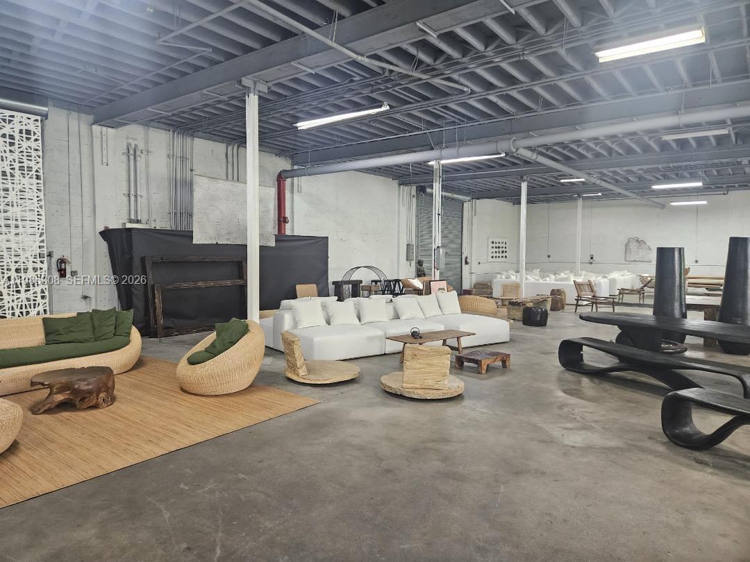 601 NW 11th St Miami, FL 33136