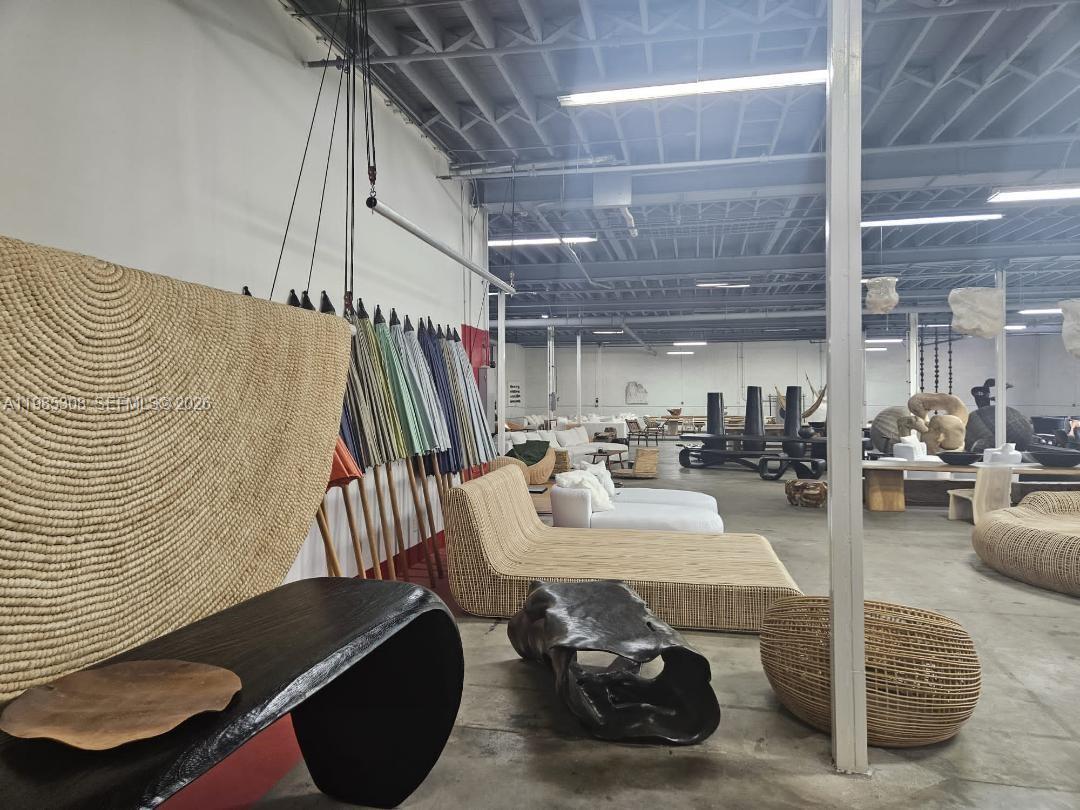 601 NW 11th St Miami, FL 33136