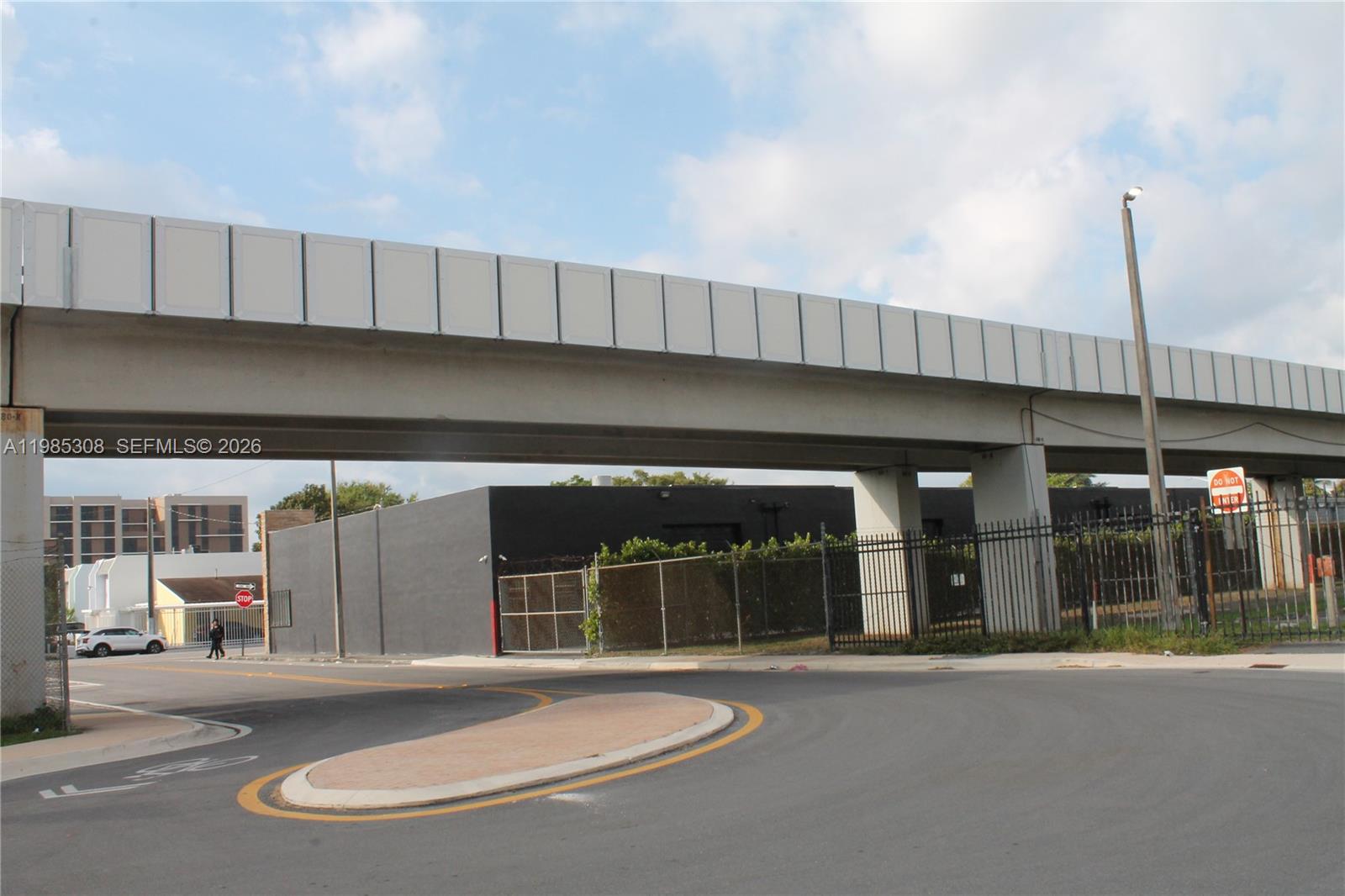 601 NW 11th St Miami, FL 33136