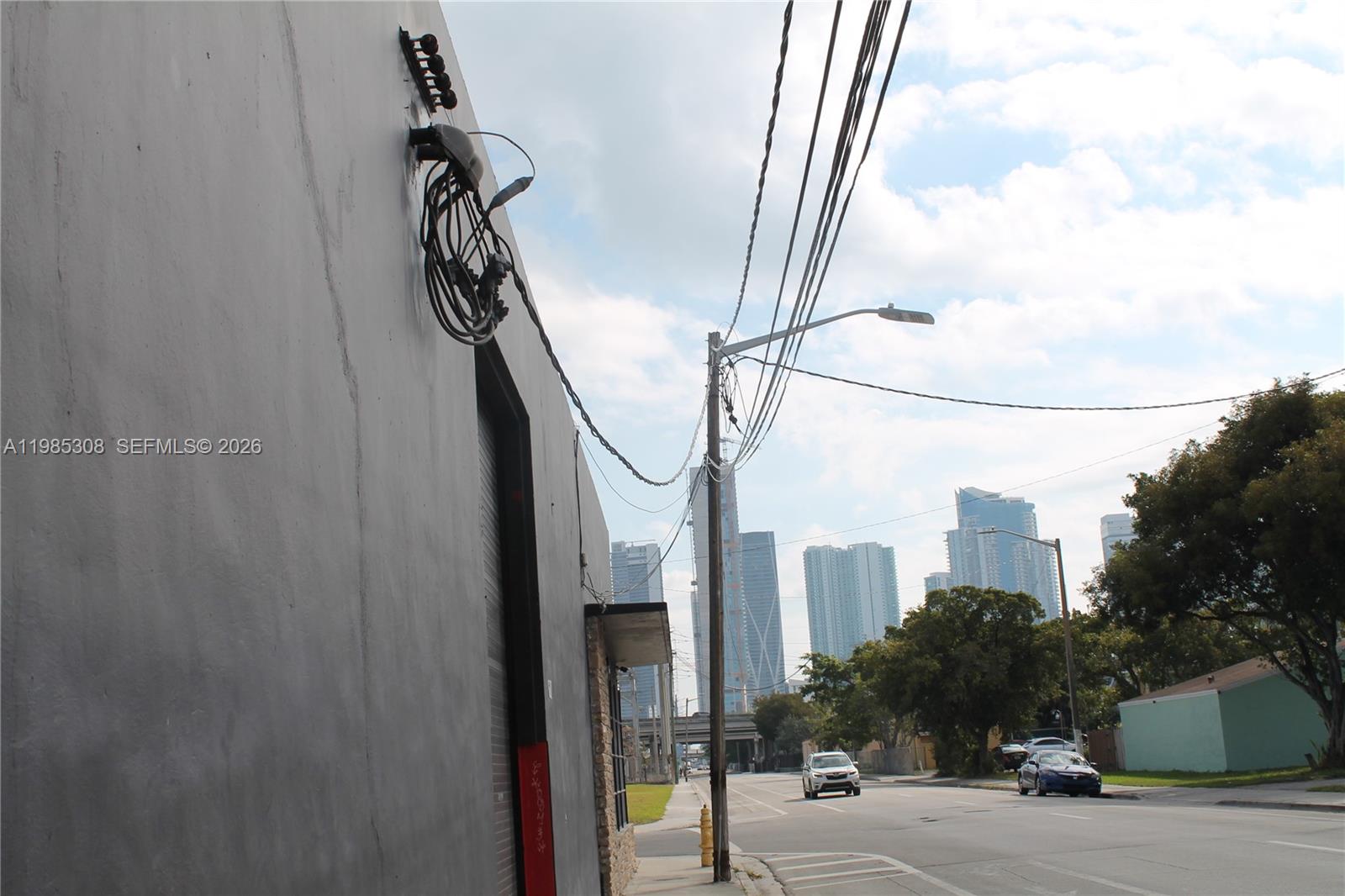 601 NW 11th St Miami, FL 33136