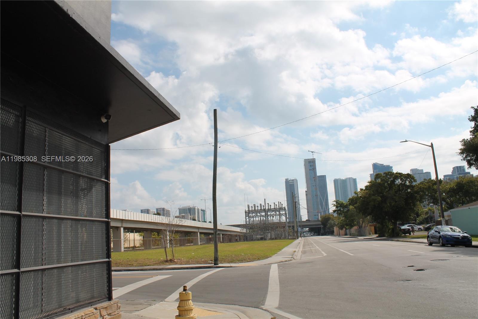 601 NW 11th St Miami, FL 33136