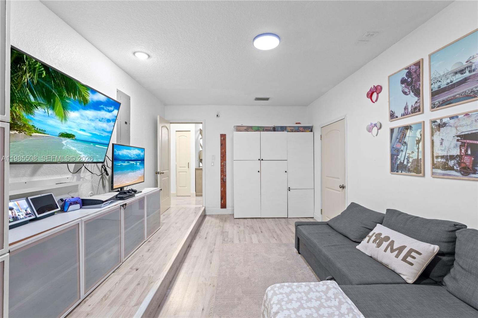 2590 N Rampart Way N Cooper City, FL 33026