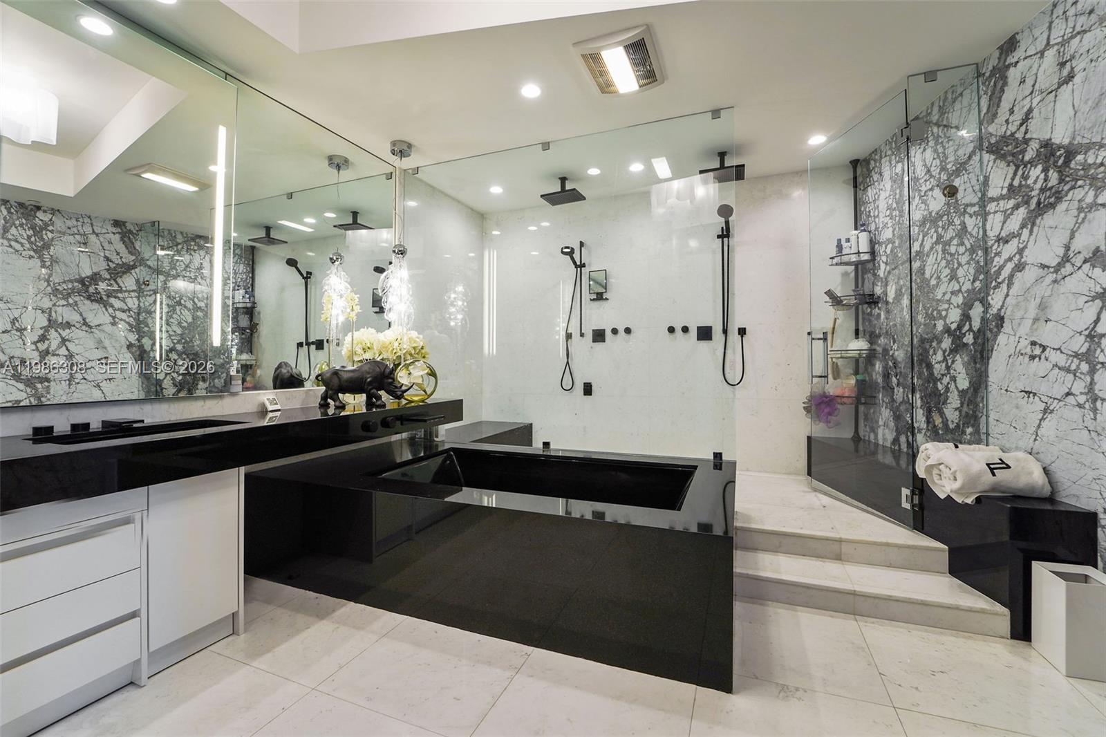 18555 Collins Ave #2201 Sunny Isles Beach, FL 33160