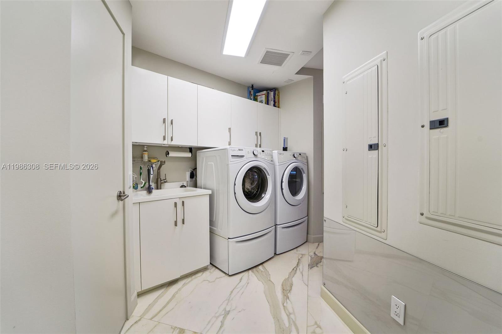 18555 Collins Ave #2201 Sunny Isles Beach, FL 33160