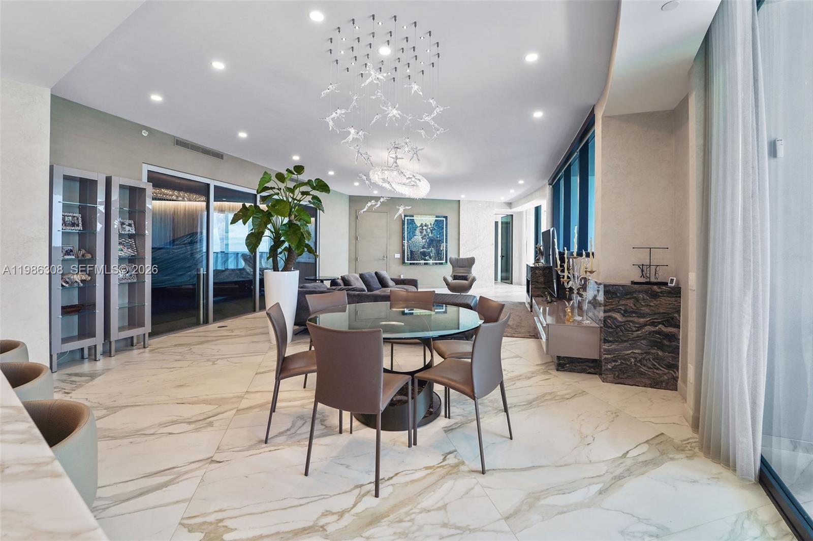 18555 Collins Ave #2201 Sunny Isles Beach, FL 33160