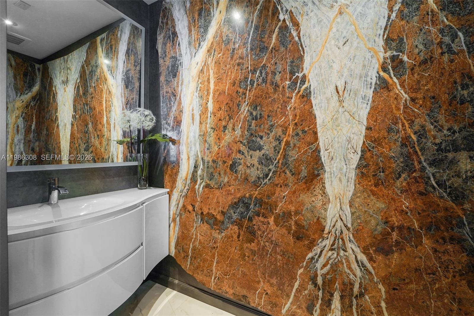 18555 Collins Ave #2201 Sunny Isles Beach, FL 33160