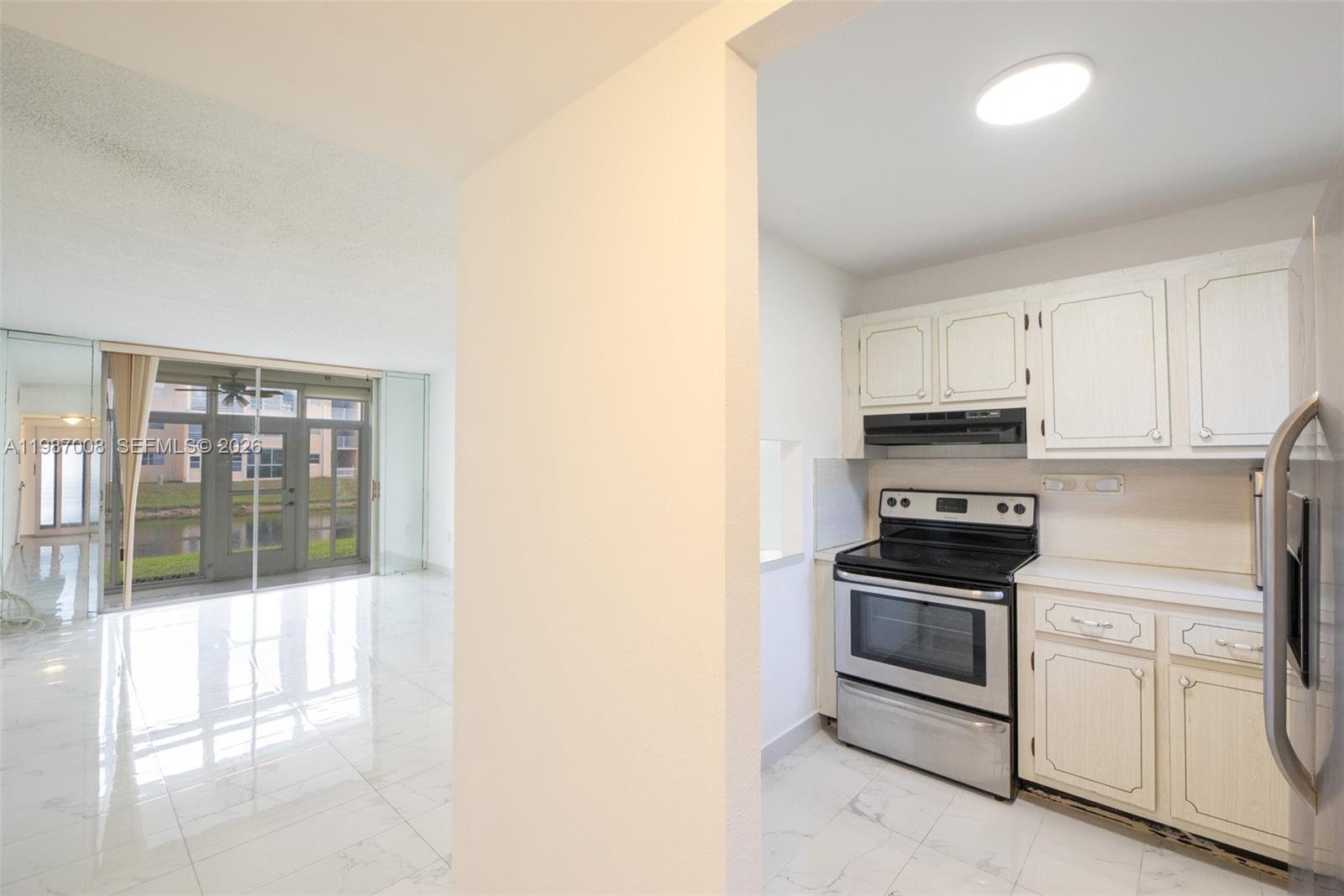 8951 Sunrise Lks Blvd #105 Sunrise, FL 33322