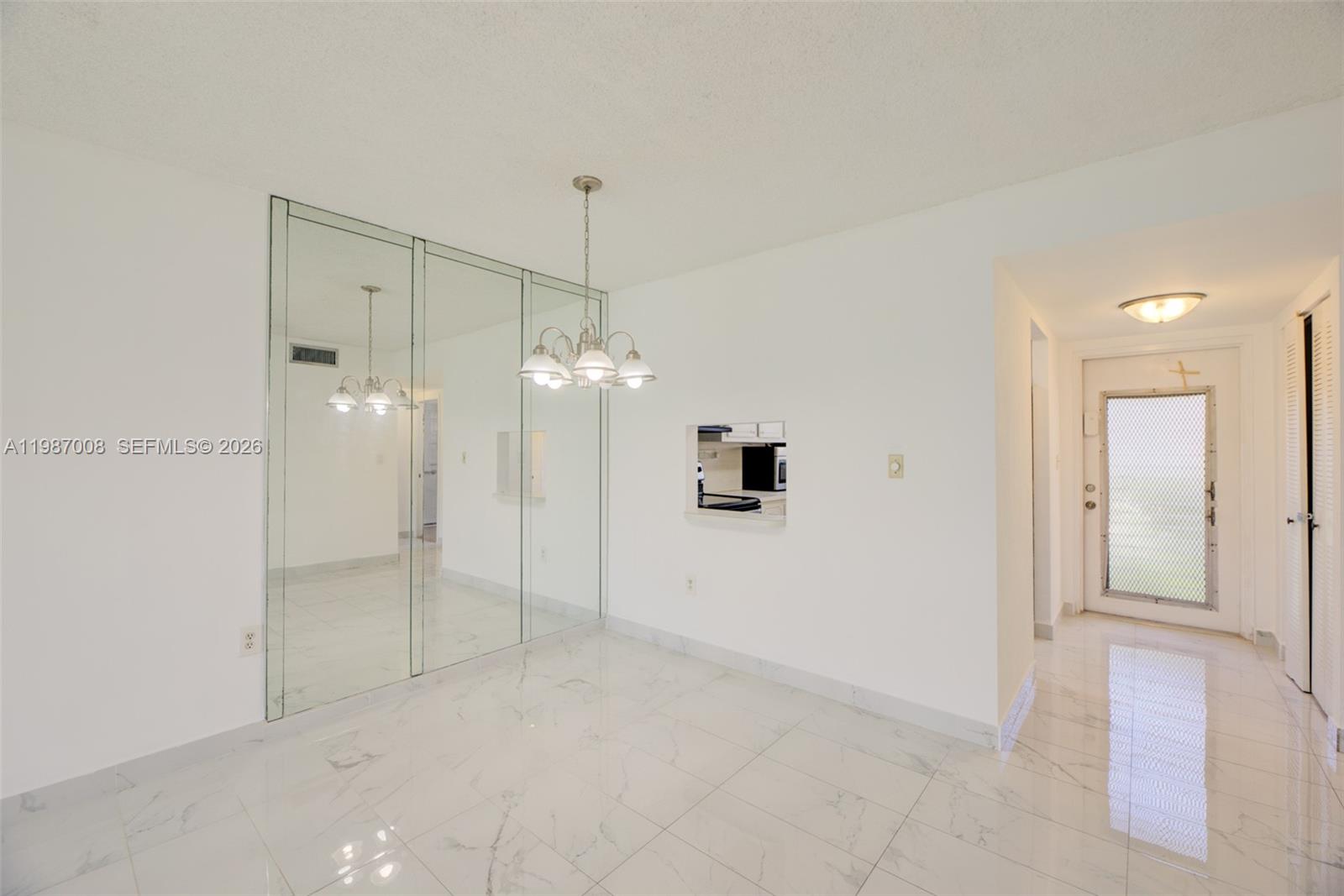 8951 Sunrise Lks Blvd #105 Sunrise, FL 33322