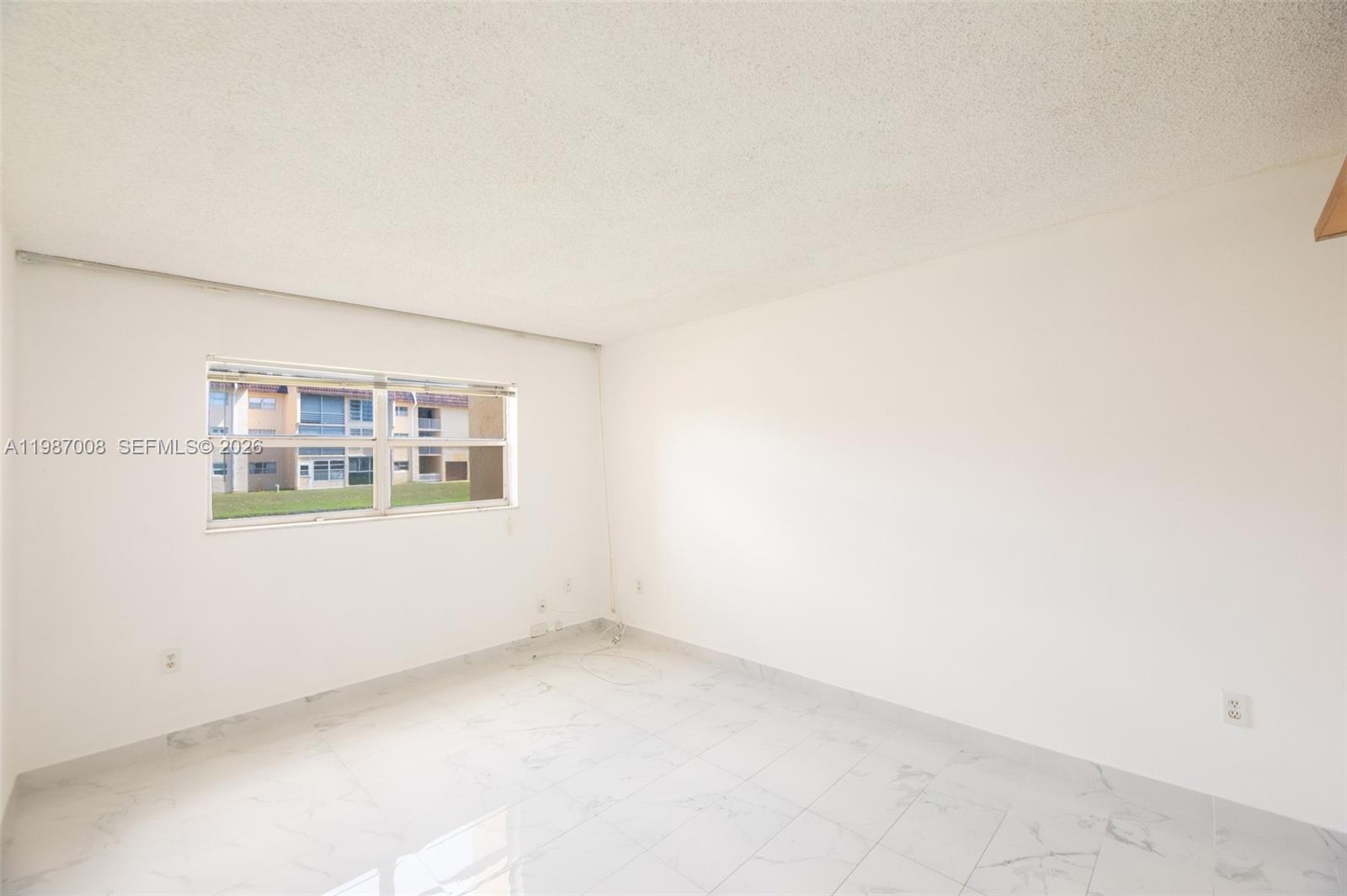 8951 Sunrise Lks Blvd #105 Sunrise, FL 33322