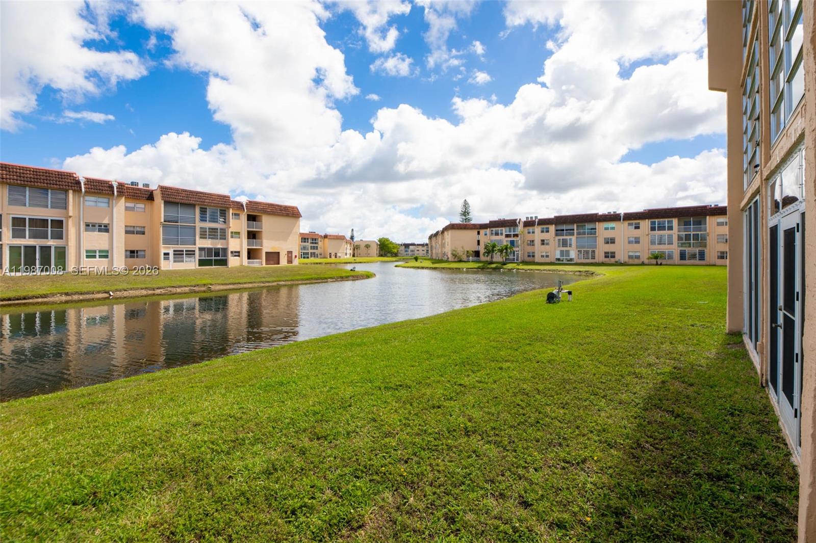 8951 Sunrise Lks Blvd #105 Sunrise, FL 33322