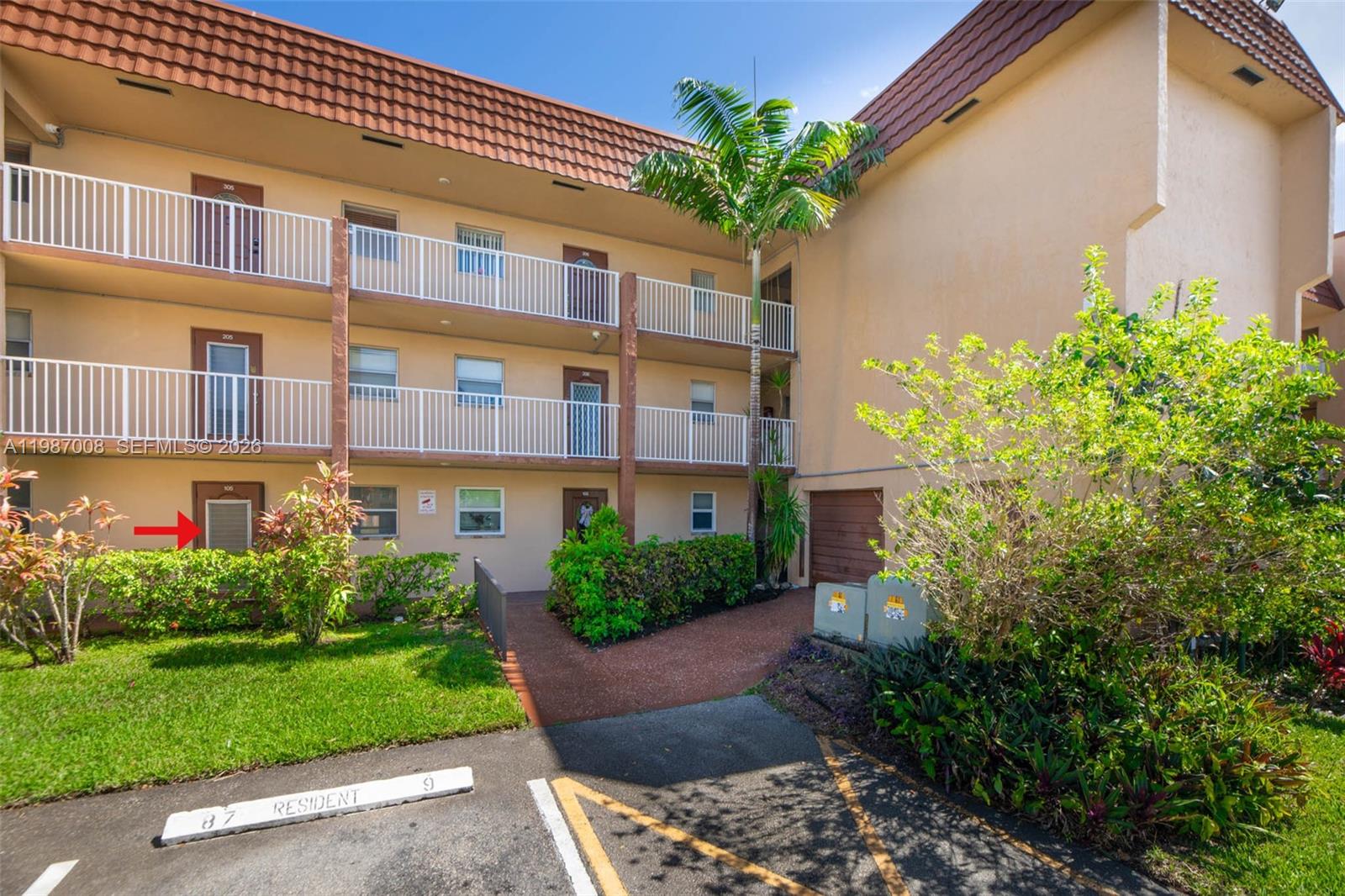 8951 Sunrise Lks Blvd #105 Sunrise, FL 33322