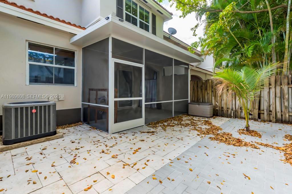 102 Riverwalk Cir Sunrise, FL 33326