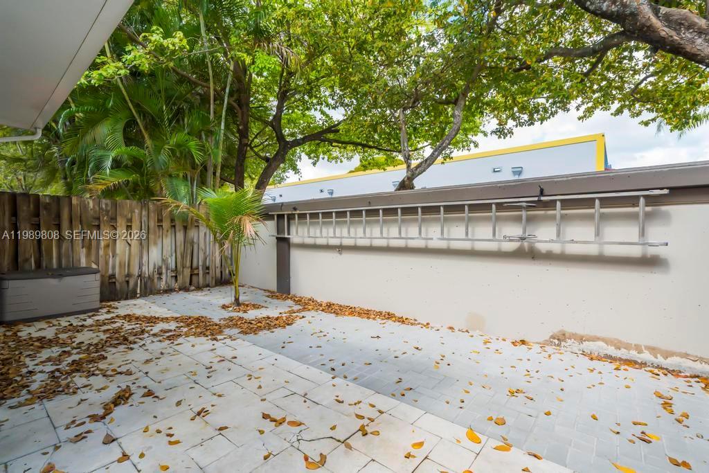 102 Riverwalk Cir Sunrise, FL 33326