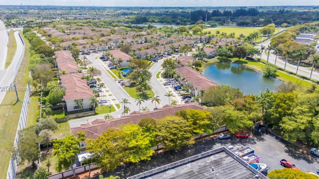 102 Riverwalk Cir Sunrise, FL 33326