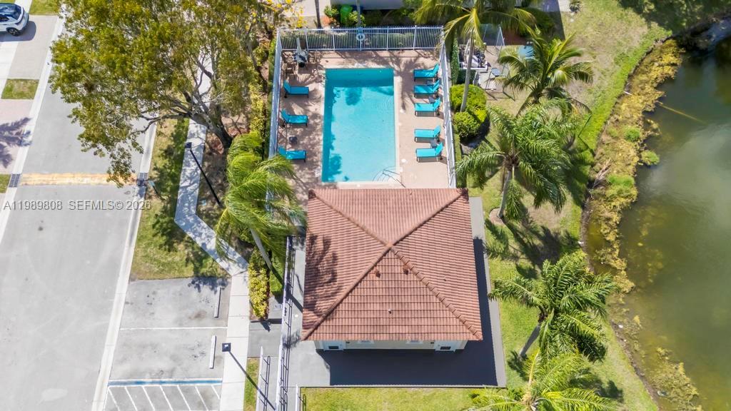 102 Riverwalk Cir Sunrise, FL 33326