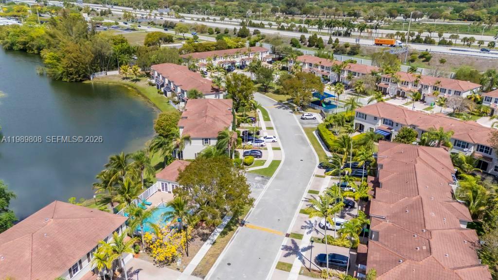 102 Riverwalk Cir Sunrise, FL 33326