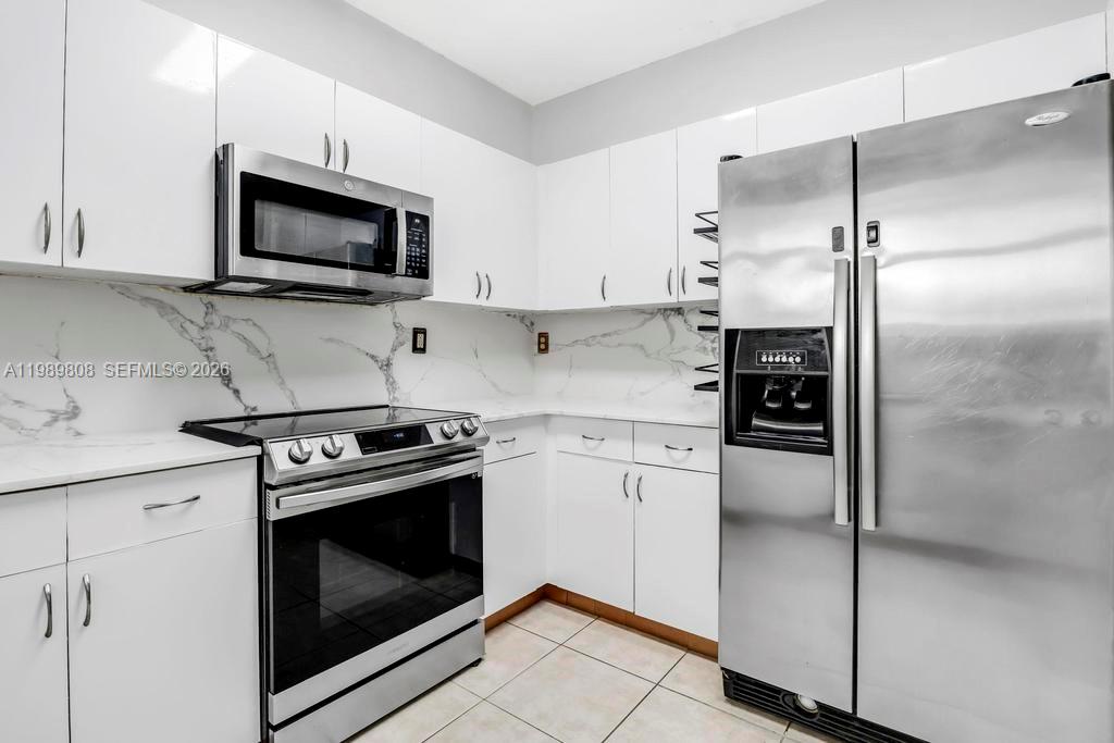 102 Riverwalk Cir Sunrise, FL 33326