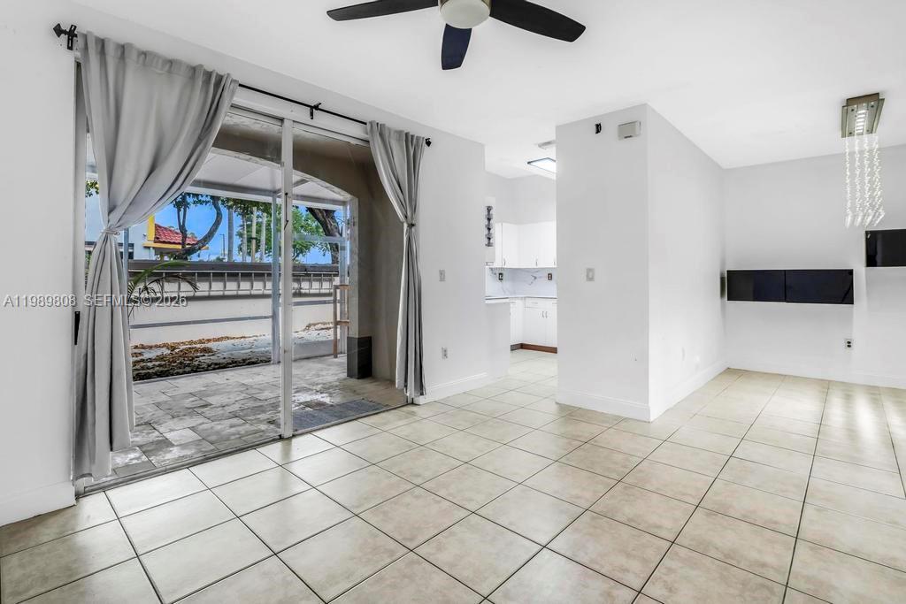 102 Riverwalk Cir Sunrise, FL 33326