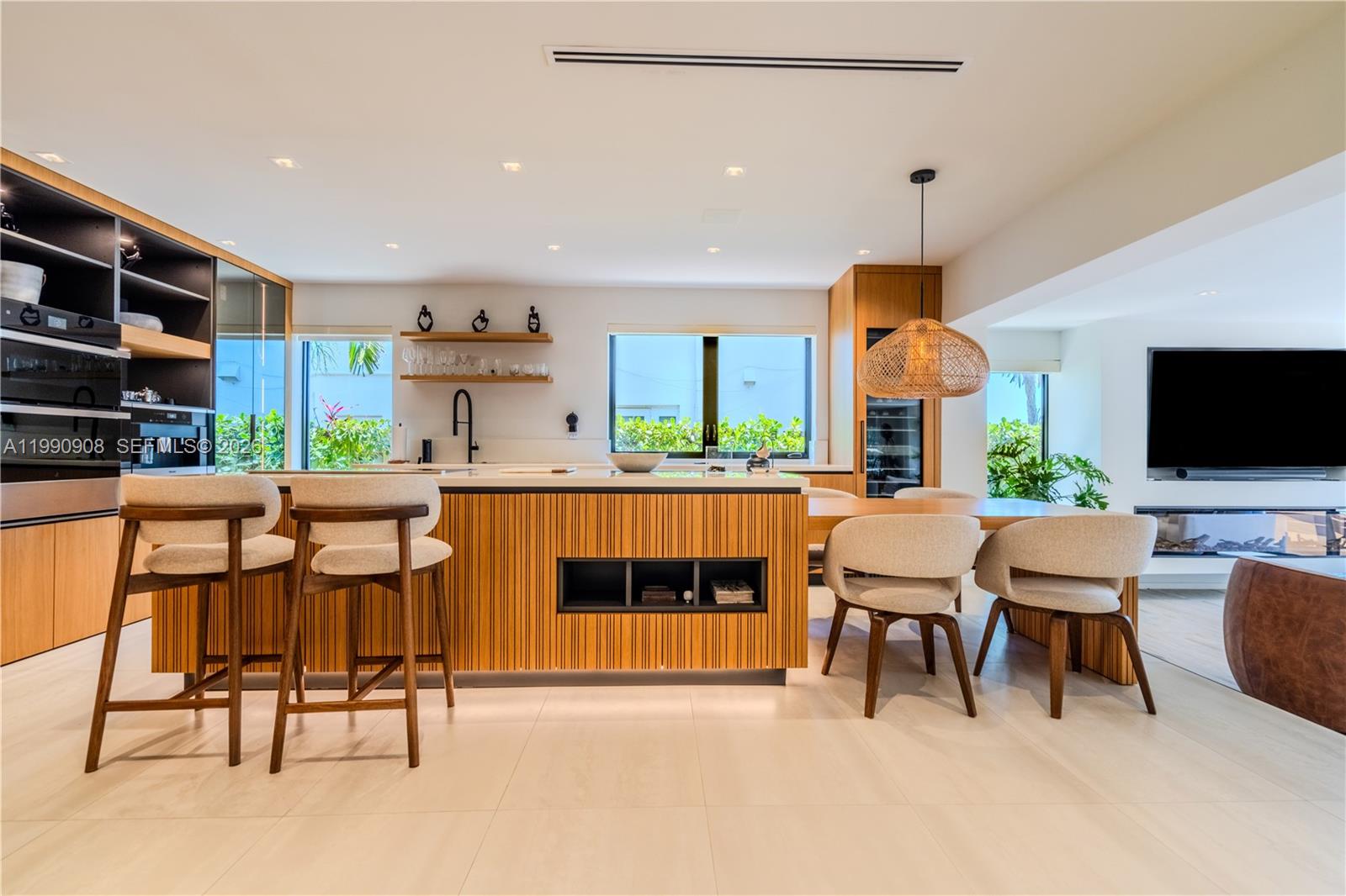 11450 N Bayshore Dr North Miami, FL 33181