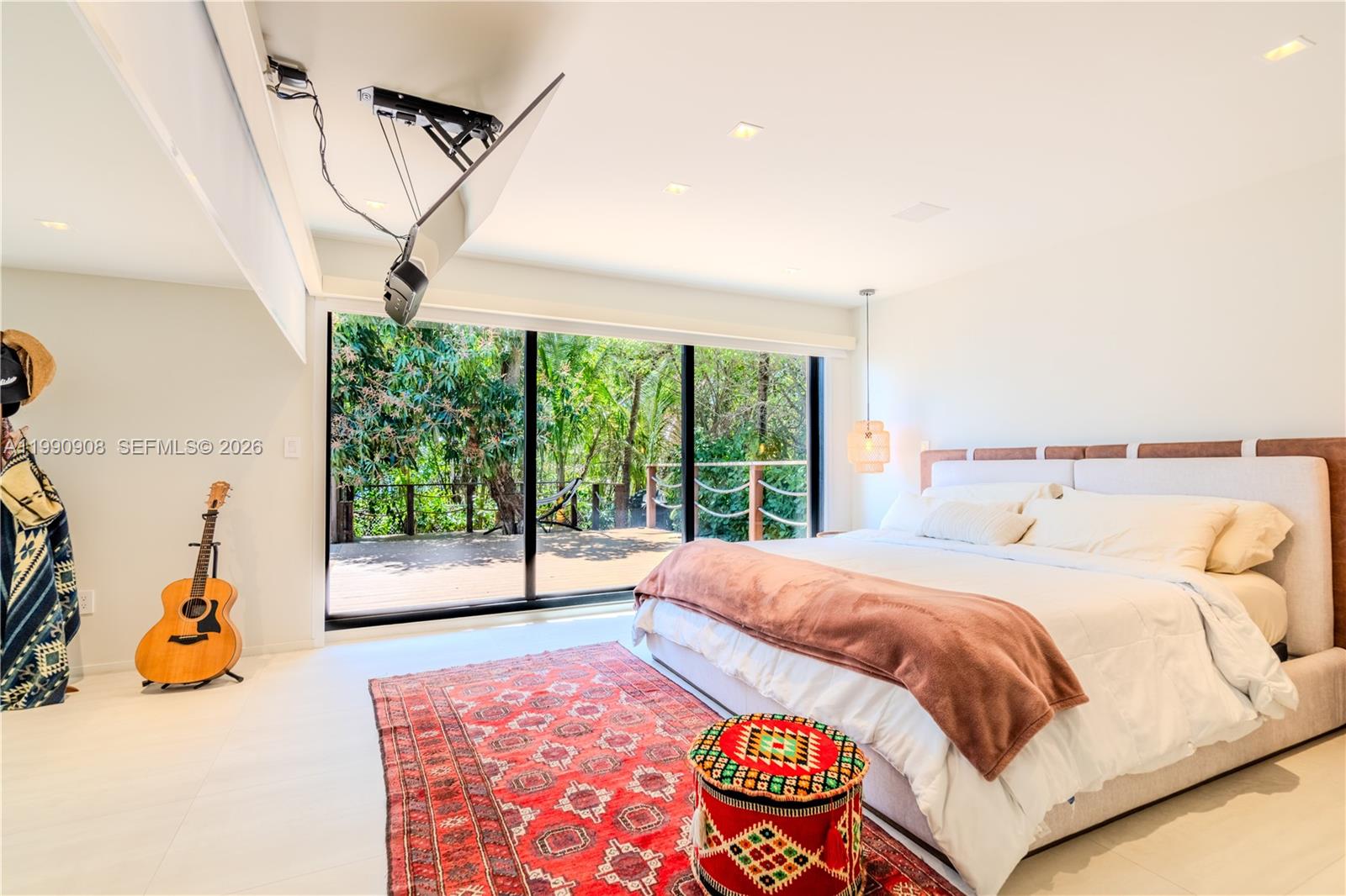 11450 N Bayshore Dr North Miami, FL 33181