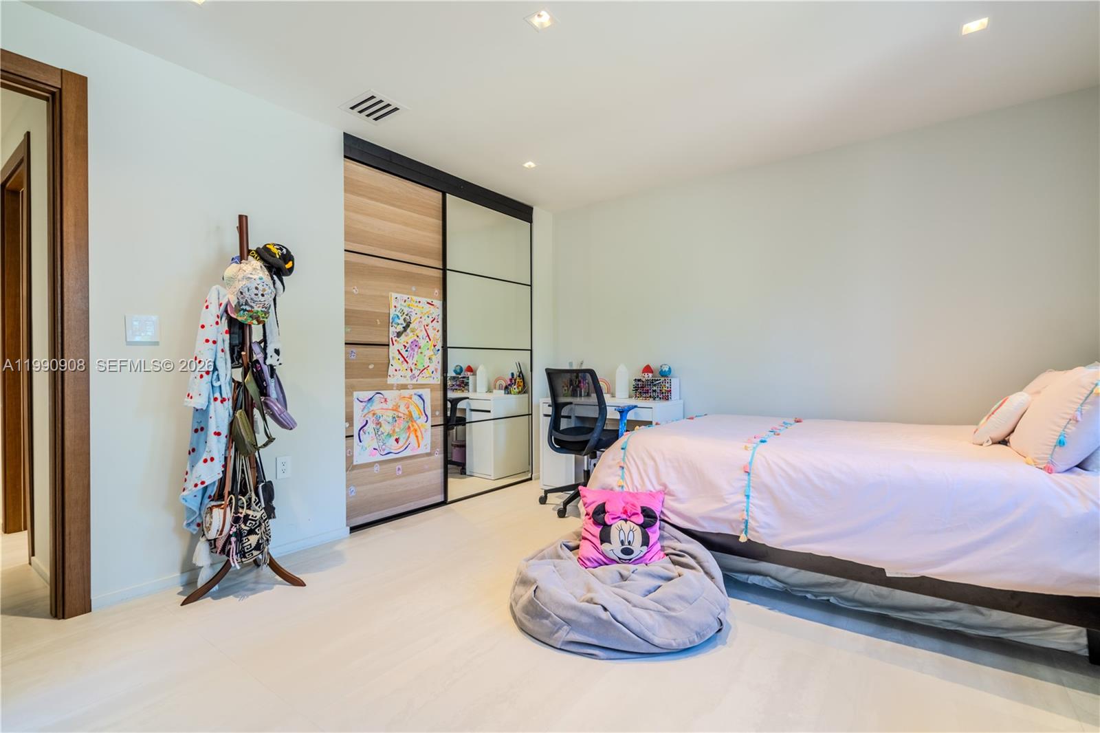 11450 N Bayshore Dr North Miami, FL 33181