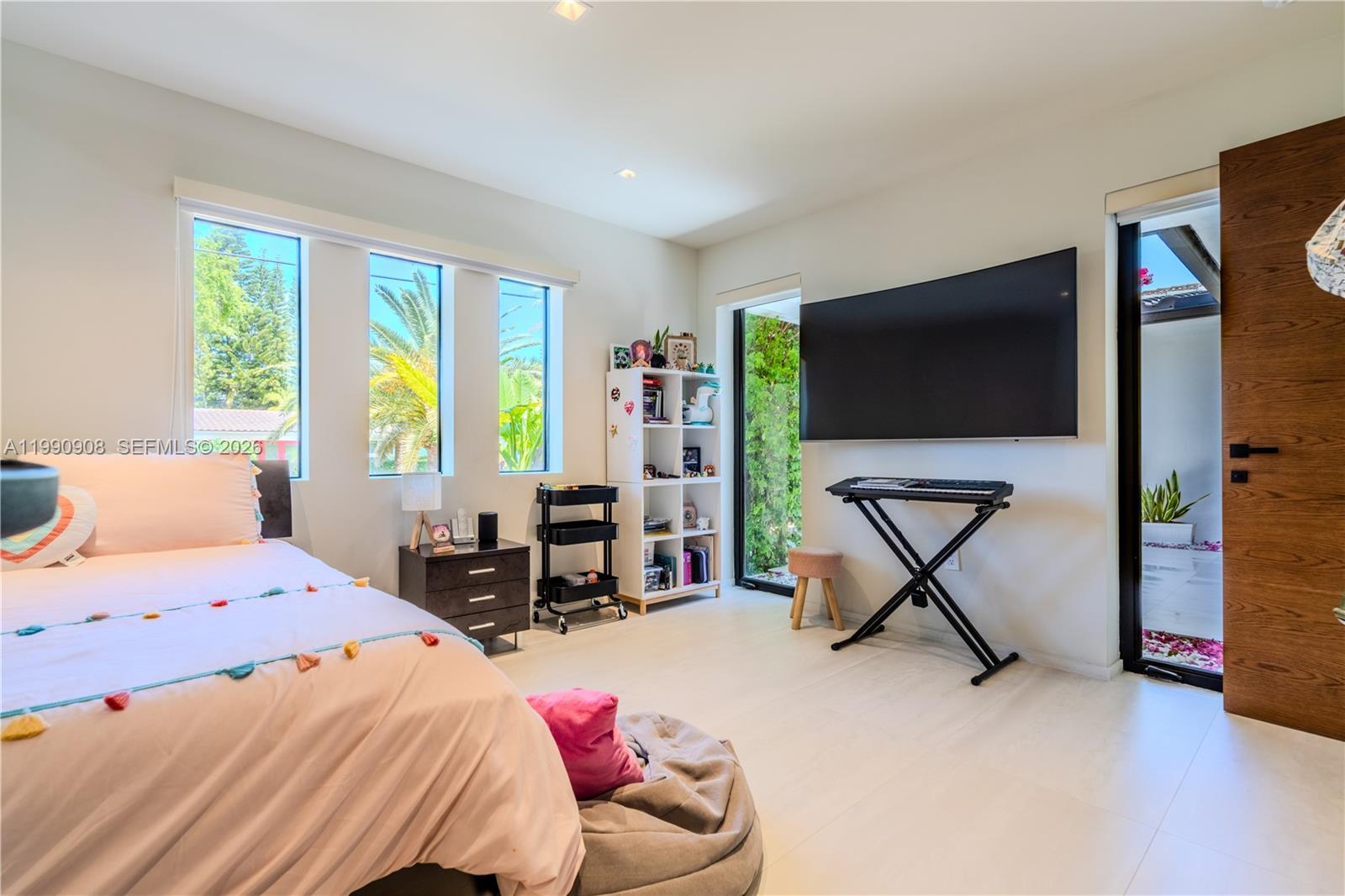 11450 N Bayshore Dr North Miami, FL 33181