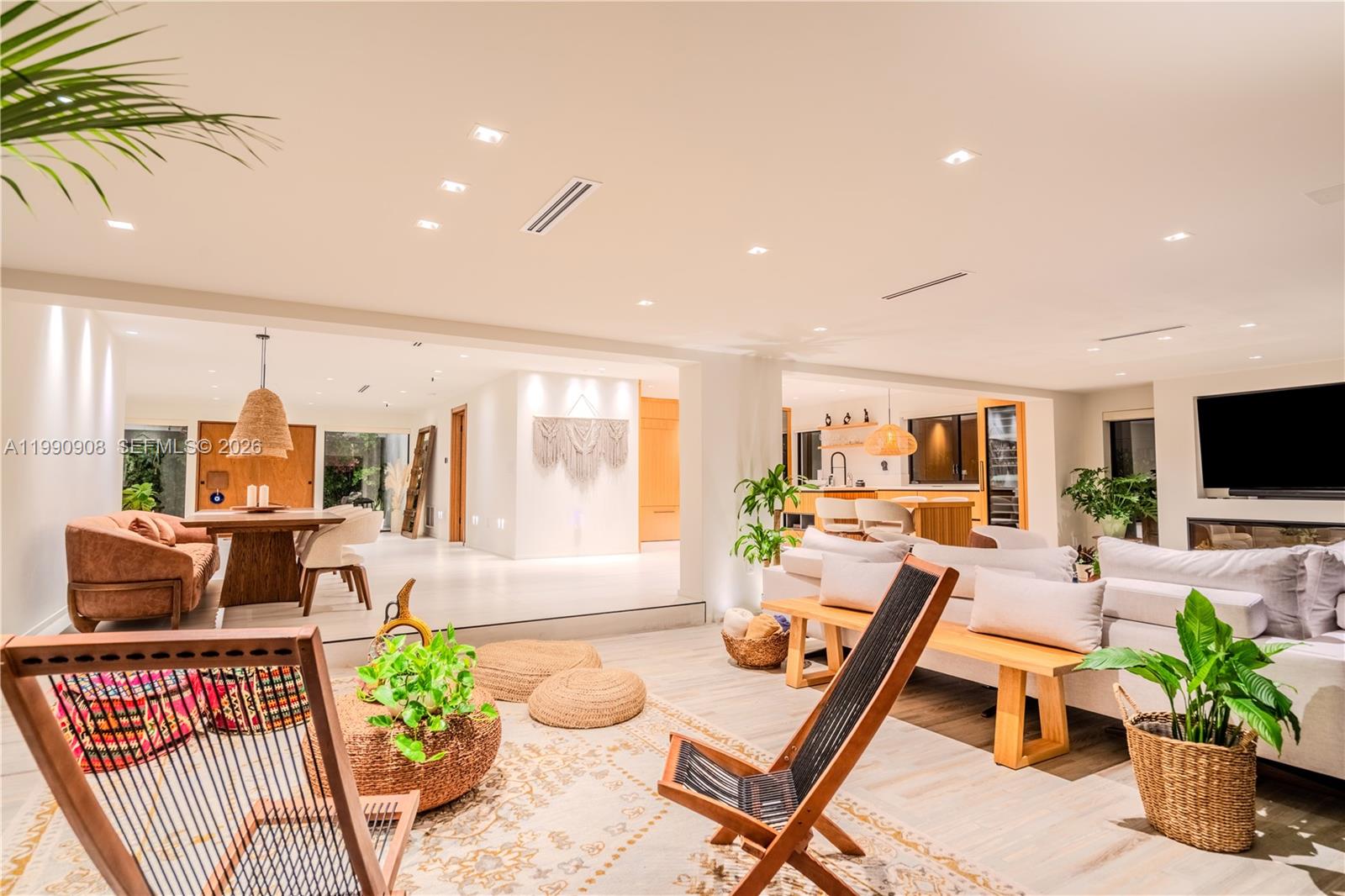 11450 N Bayshore Dr North Miami, FL 33181