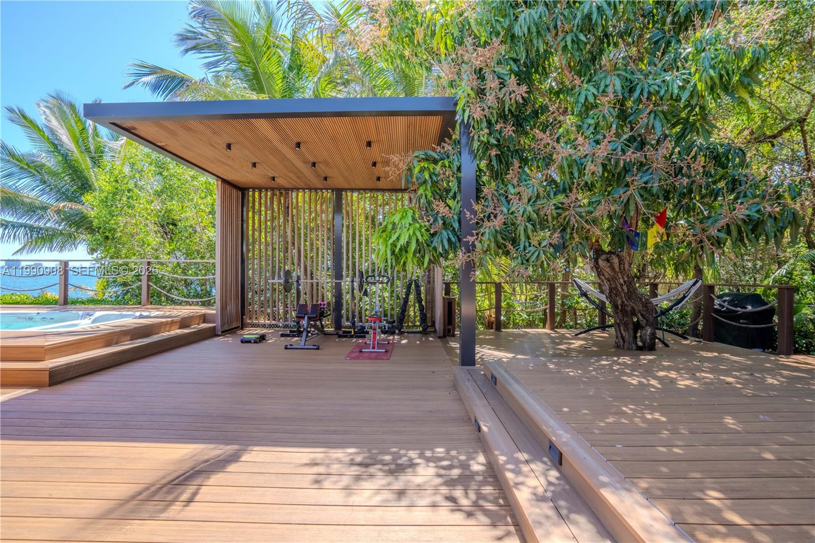 11450 N Bayshore Dr North Miami, FL 33181