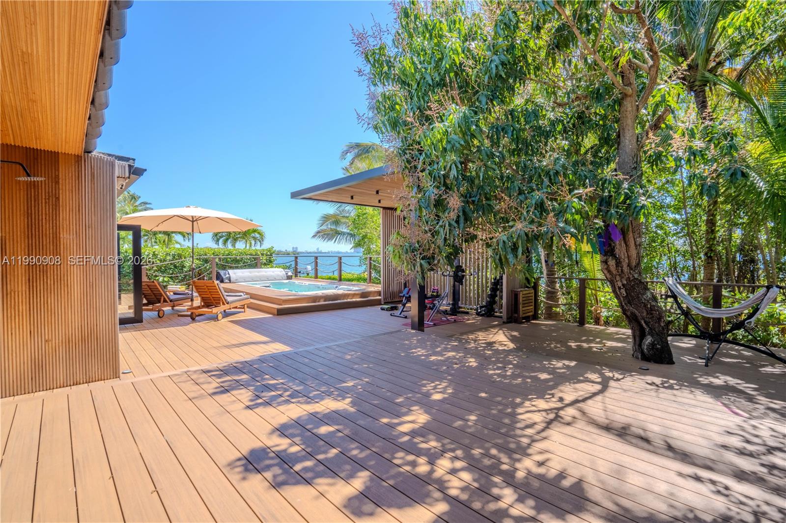 11450 N Bayshore Dr North Miami, FL 33181