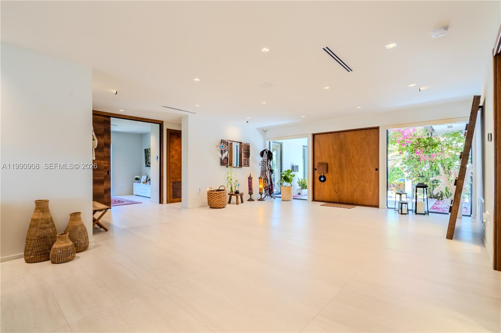 11450 N Bayshore Dr North Miami, FL 33181